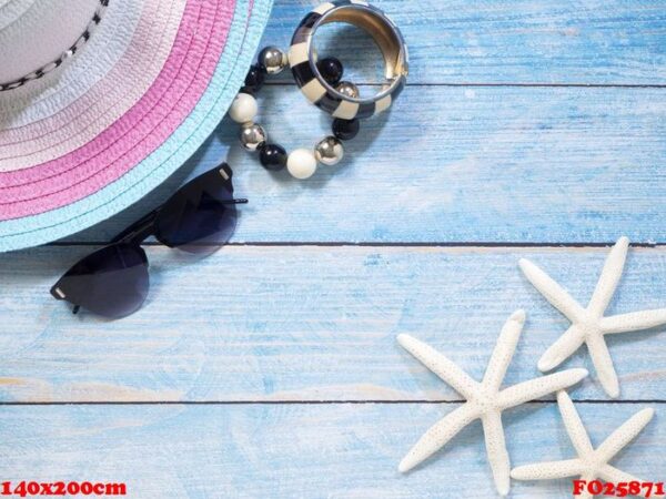 shells, starfish, hats. holiday ideas