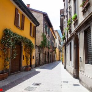 street of como