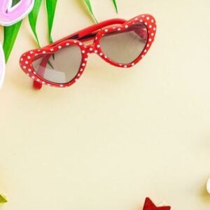 summer background mood, tropical leaf, sun glasses, seashells, f