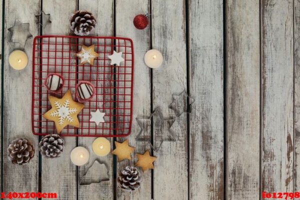 cookie cutters with pin cone and tealight candles