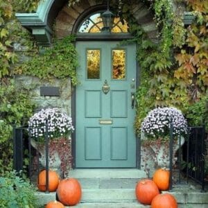 front,door,of,family,home,with,halloween,decorations