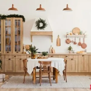 light,scandinavian,wooden,kitchen,with,christmas,decorations,and,christmas,tree