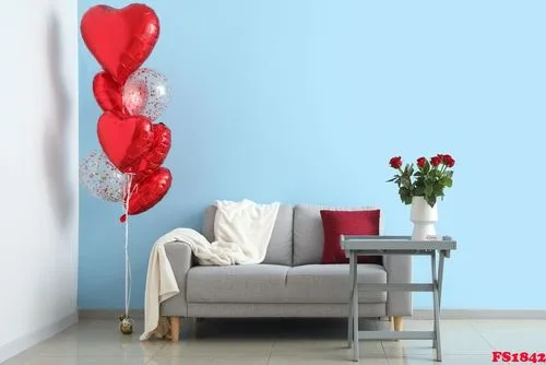 beautiful,air,balloons,with,bouquet,of,flowers,on,table,and