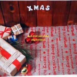 FO3774 - Vải Trang Trí, Khăn Trải Bàn Noel chữ Merry Christmas chất liệu Poly họa tiết sao đỏ, Decor chụp ảnh XMAS