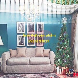 FO13161 - Phông Nền vải Noel Decor Phòng Khách sang trọng với Sofa Xanh Ngọc Cây Thông Lớn